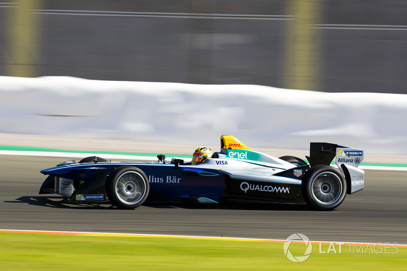 Rio Haryanto, drives the SPARK SRT_01E