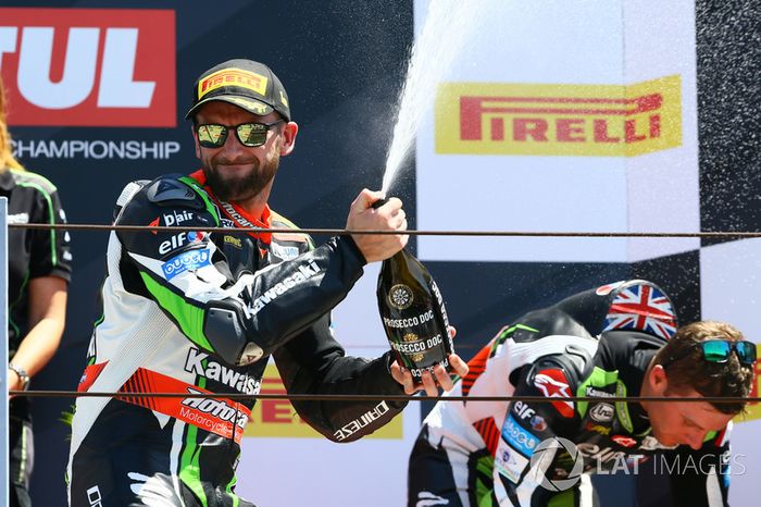 Podio: Ganador de la carrera Tom Sykes, Kawasaki Racing