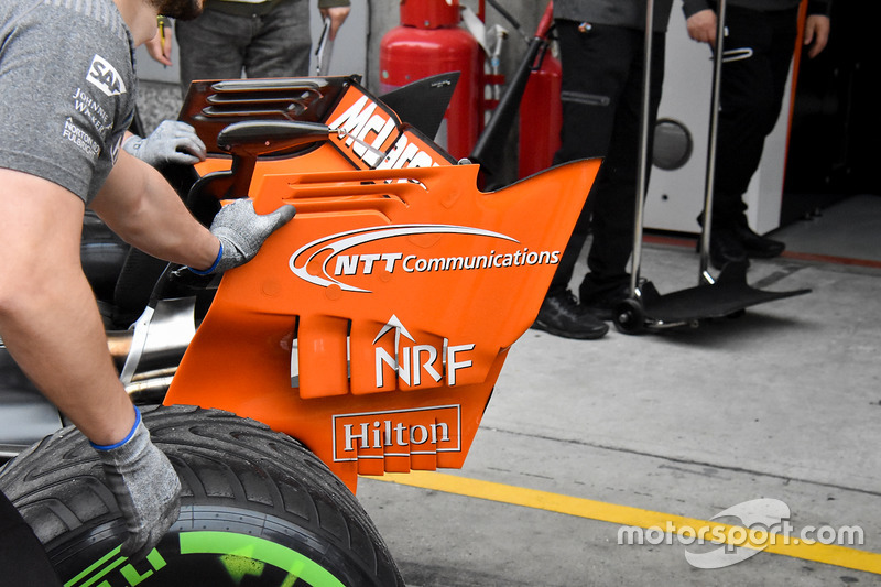 Заднее крыло McLaren MCL32