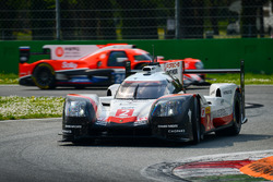 #2 Porsche Team Porsche 919 Hybrid: Timo Bernhard, Earl Bamber, Brendon Hartley