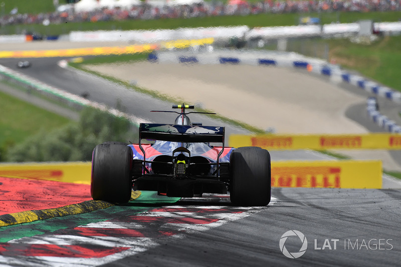 16 місце — Карлос Сайнс (Іспанія, Toro Rosso) — коефіцієнт 1001,00