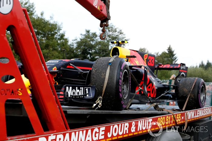 The car of Max Verstappen, Red Bull Racing RB13 is recovered after stopping on track