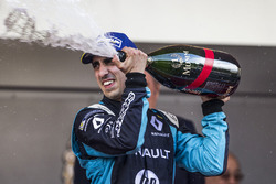 Podium: race winner Sébastien Buemi, Renault e.Dams