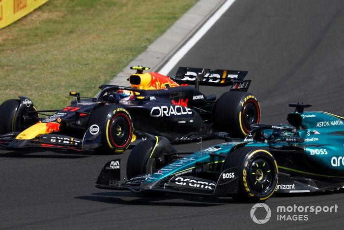 Sergio Pérez, Red Bull Racing RB20, lucha con Lance Stroll, Aston Martin AMR24