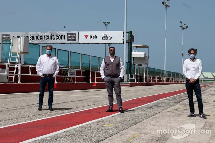 El Presidente del FMI, Giovanni Copioli, junto con el Presidente de Santa Mónica Spa Luca Colaiacovo y el Director Gerente del CMM Andrea Alban