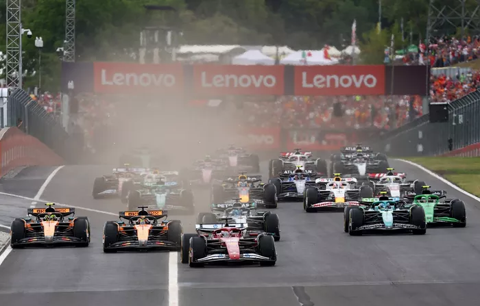 Charles Leclerc, Ferrari lidera en la salida