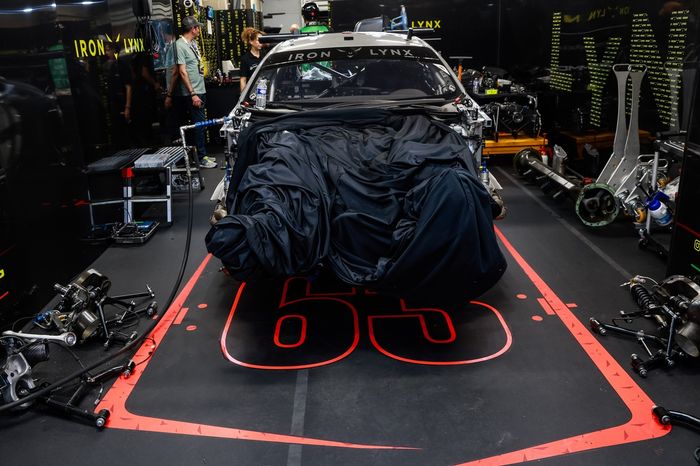 #63 Iron Lynx Mercedes-AMG LMGT3: Stephen Grove, Brenton Grove, Luca Stolz