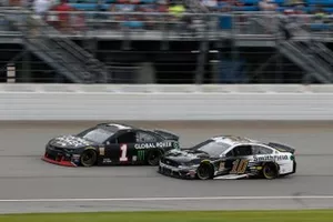  Aric Almirola, Stewart-Haas Racing, Ford Mustang Smithfield  Kurt Busch, Chip Ganassi Racing, Chevrolet Camaro Global Poker