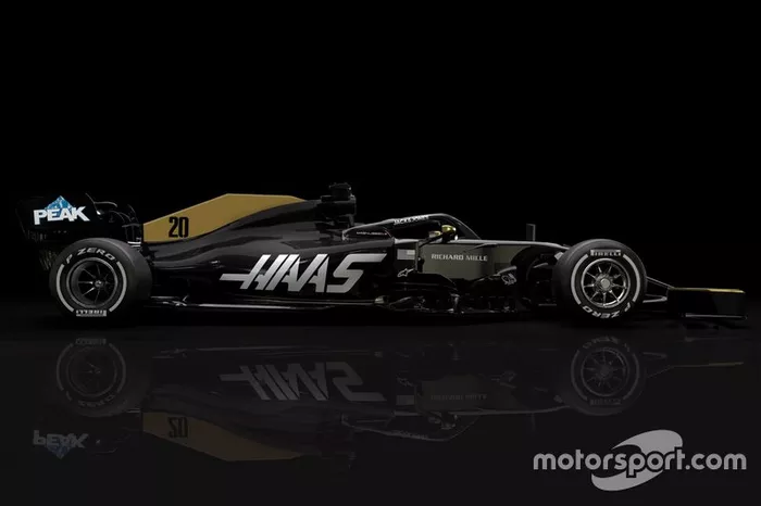 Haas F1 Team VF-19 (decoración sin Rich Energy) 