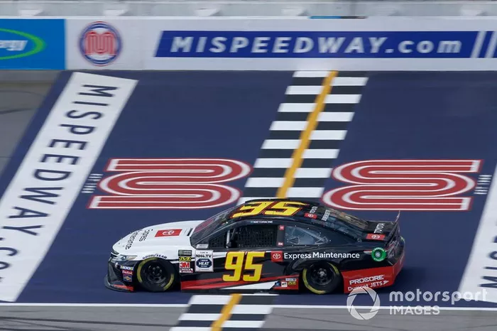 Matt DiBenedetto, Leavine Family Racing, Toyota Camry Toyota Express Maintenance