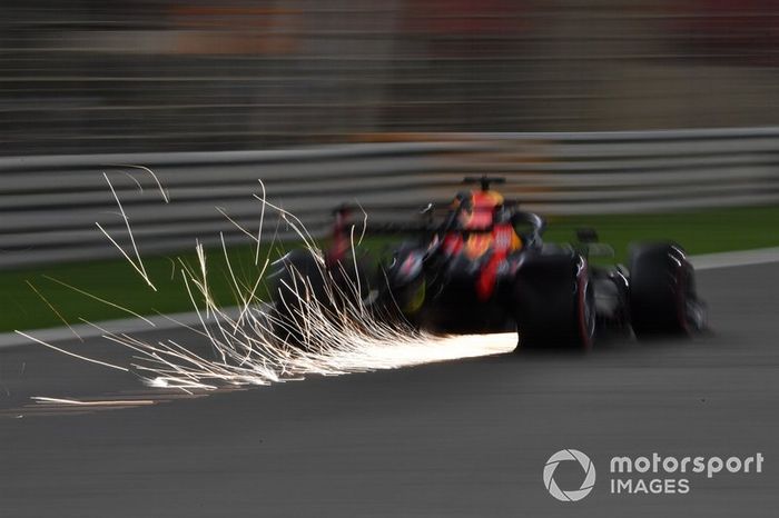Chispas del coche de Max Verstappen, Red Bull Racing RB15