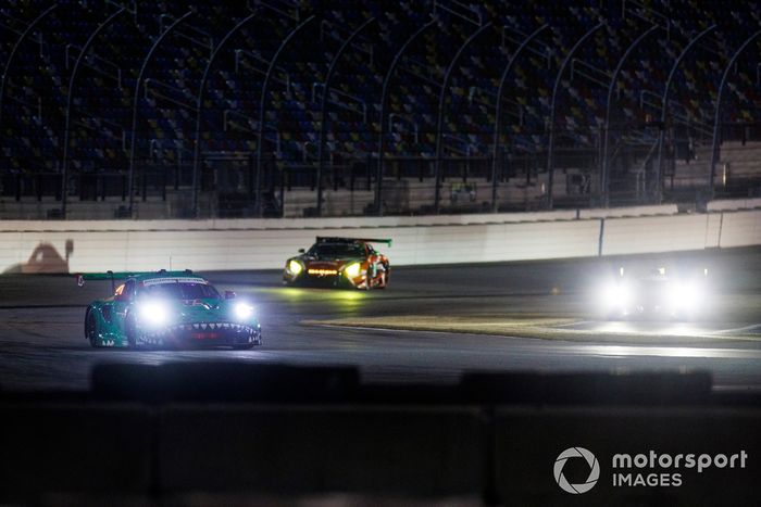 #77 AO Racing Porsche 911 GT3 R (992): Laurin Heinrich, Klaus Bachler, Alessio Picariello