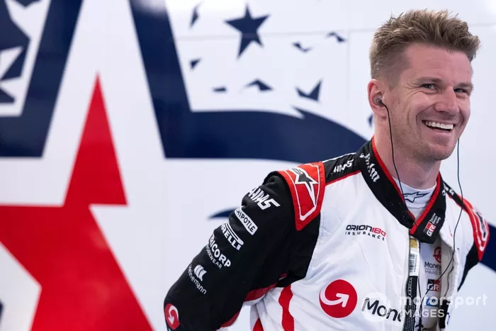 Nico Hulkenberg, Haas F1 Team, in the garage

