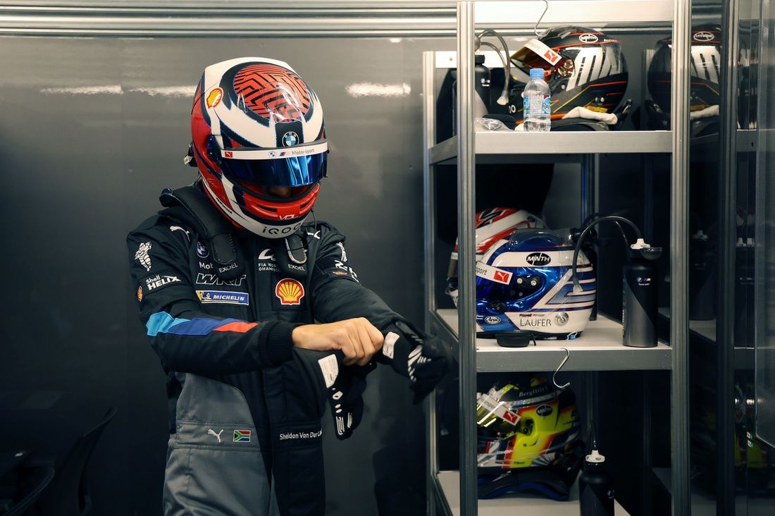 #20 BMW M Team WRT BMW M Hybrid V8: Sheldon Van Der Linde