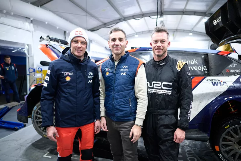 Thierry Neuville, Hyundai World Rally Team, Cyril Abiteboul, Team principal Hyundai World Rally Team, Andre Lotterer