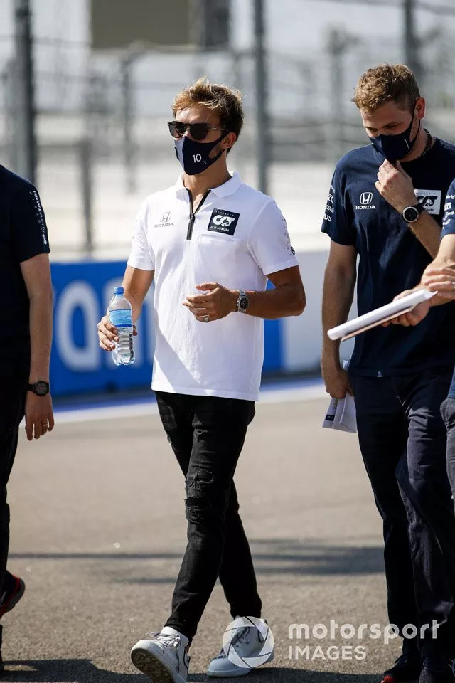 Pierre Gasly, AlphaTauri, recorre la pista