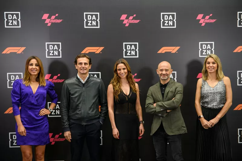 Noemí de Miguel, Pedro de la Rosa, Lucía Villalón, Antonio Lobato y Nira Juanco, de DAZN F1