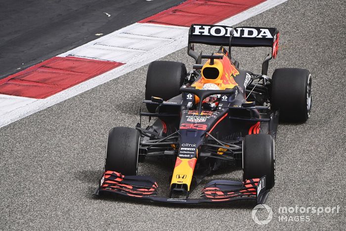 Max Verstappen, Red Bull Racing RB16B 