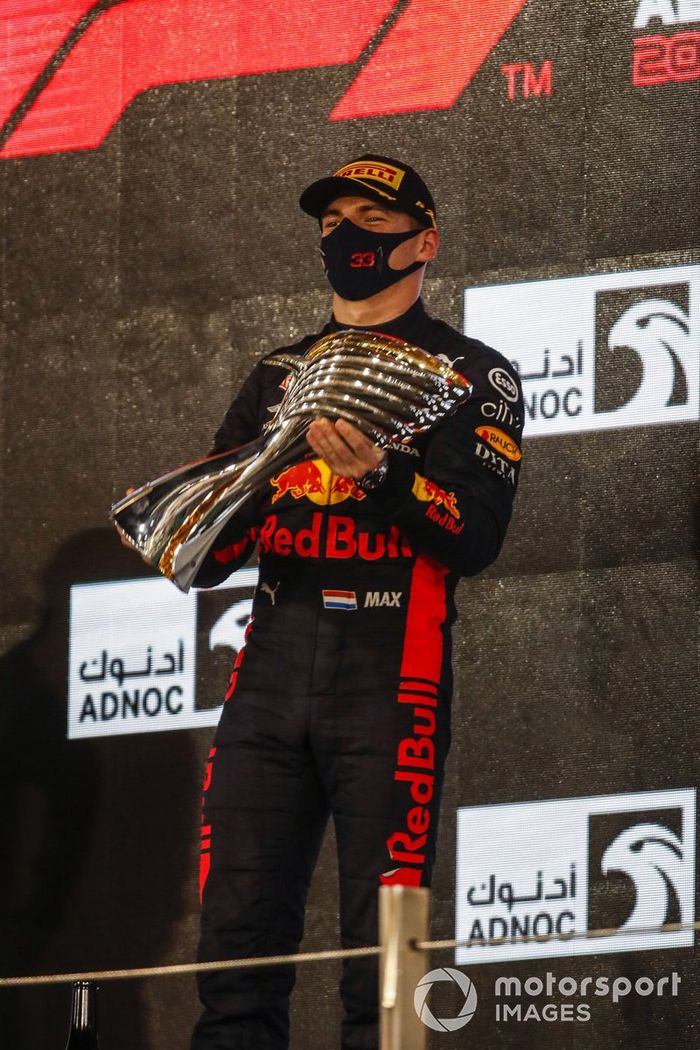 Podio: ganador de la carrera Max Verstappen, Red Bull Racing