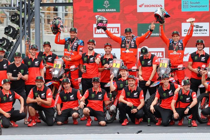 #88 Monster Energy Honda Team 2022: Joan Barreda Bort, #7 Monster Energy Honda Team 2022: Pablo Quintanilla, #11 Monster Energy Honda Team 2022: Jose Ignacio Cornejo Florimo