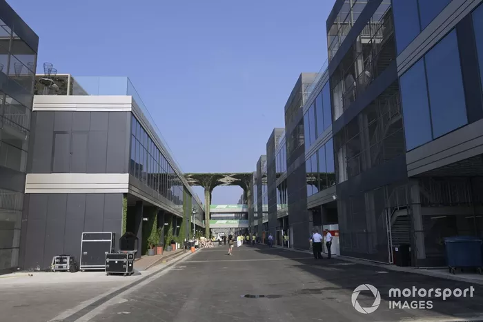 El paddock del circuito de Yeda