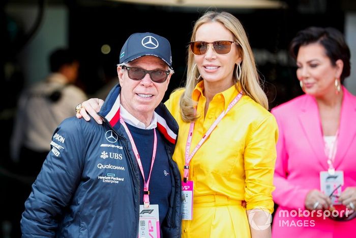 Tommy y Dee Hilfiger