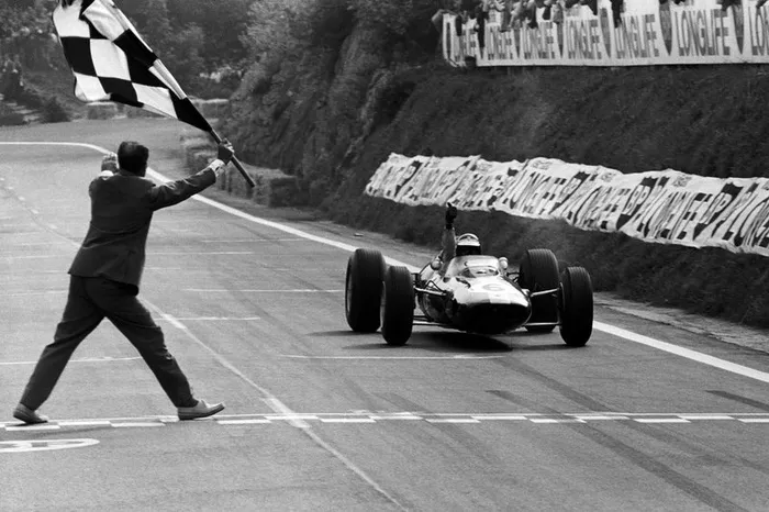 Race winner Jim Clark, Lotus 33