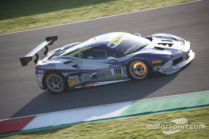 #118 Ferrari 488 Challenge, Rossocorsa: James Weiland