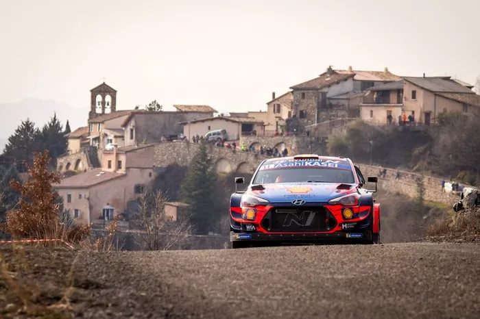 Thierry Neuville, Nicolas Gilsoul, Hyundai Motorsport Hyundai i20 Coupe WRC