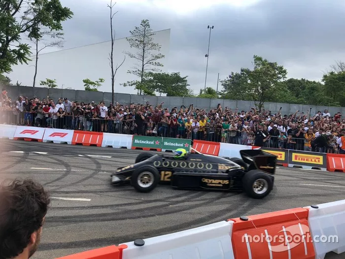 El Lotus de la primera victoria de Senna en F1