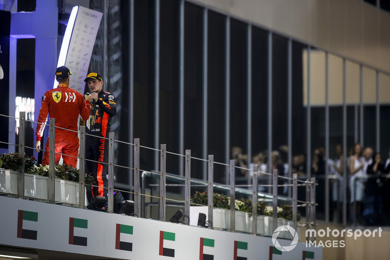 Podio: segundo lugar Sebastian Vettel, Ferrari y tercer lugar Max Verstappen, Red Bull Racing