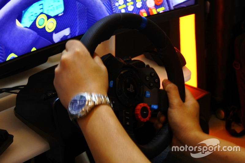 Rig simulator balap GT-ONE, HM Engineering