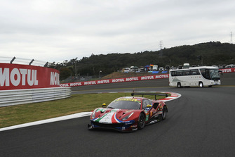 #71 AF Corse Ferrari 488 GTE EVO: Davide Rigon, Sam Bird with circuit safari bus