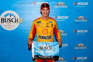Polesitter Joey Logano, Team Penske, Ford Fusion Shell Pennzoil