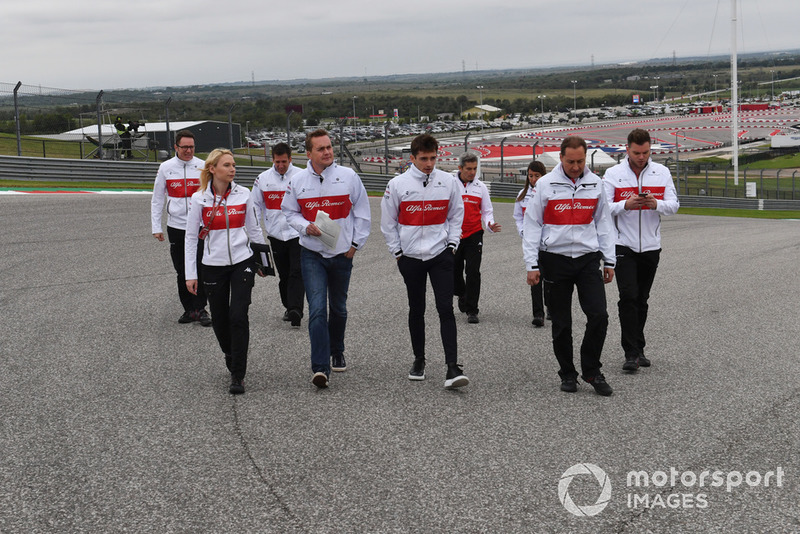Charles Leclerc, Alfa Romeo Sauber F1 Team ispeziona il circuito