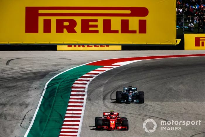 Kimi Raikkonen, Ferrari SF71H, Lewis Hamilton, Mercedes AMG F1 W09 EQ Power+