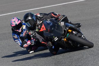 Льюіс Хемілтон випробовує Yamaha Superbike