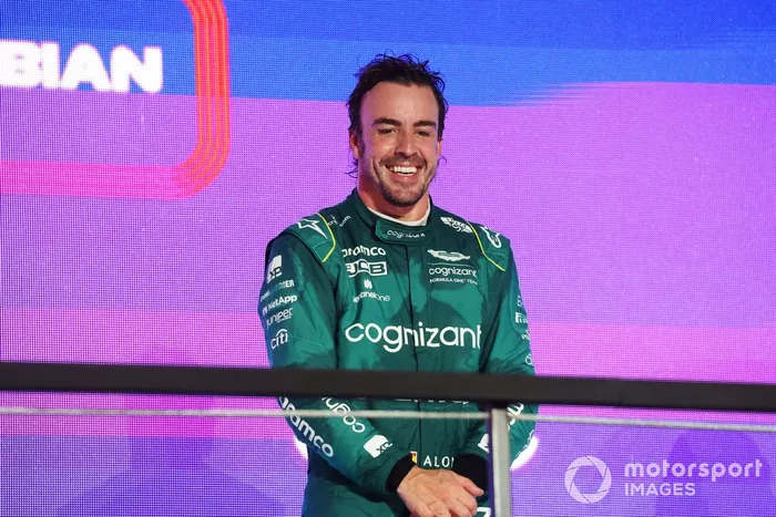 Podio: tercer lugar Fernando Alonso, Aston Martin F1 Team antes de ser sancionado 