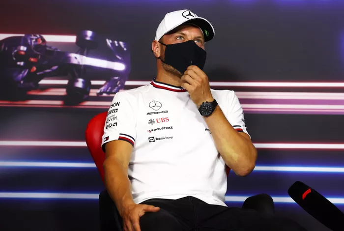 Valtteri Bottas, Mercedes durante la conferencia de prensa