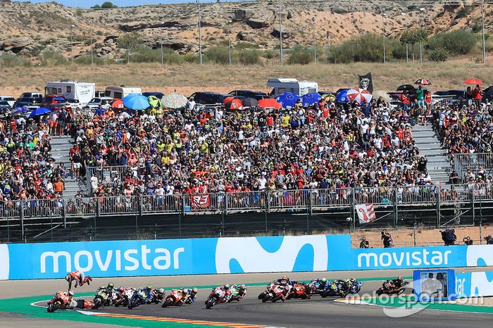 Jorge Lorenzo, Ducati Team cae al inicio de la carrera