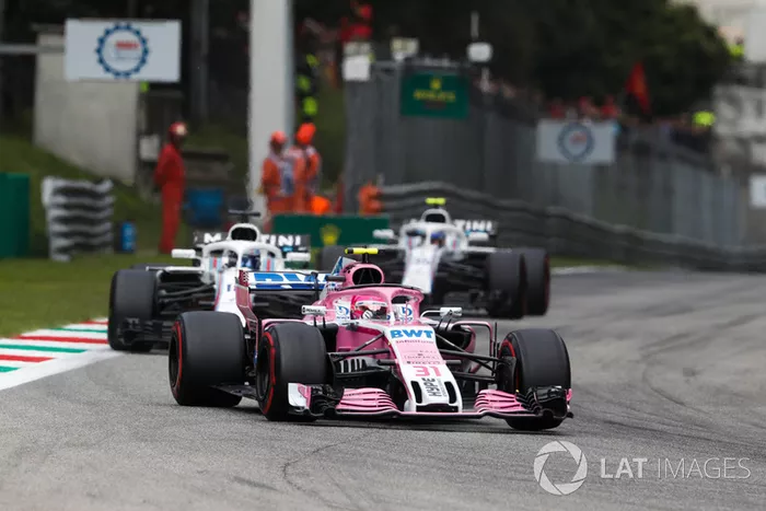 Esteban Ocon, Racing Point Force India VJM11, Lance Stroll, Williams FW41, y Sergey Sirotkin, Williams FW41