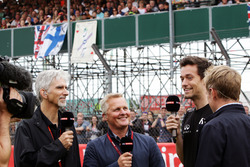 (L nach R): Damon Hill, Sky Sports Moderator; Johnny Herbert, Sky Sports F1 Moderator; Jolyon Palmer