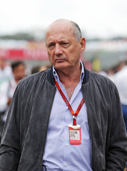 Ron Dennis, président exécutif de McLaren sur la grille
