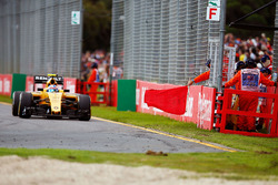 Jolyon Palmer, Renault Sport F1 Team RS16 banderas rojas parar la carrera