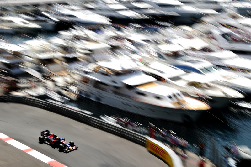 Carlos Sainz Jr., Scuderia Toro Rosso STR11