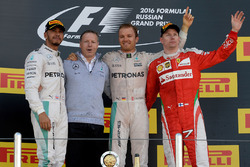 Podium: ganador, Nico Rosberg, Mercedes AMG F1 Team, segundo, Lewis Hamilton, Mercedes AMG F1 Team,