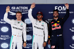 Pole para Lewis Hamilton, Mercedes AMG F1 W07, segundo puesto de Nico Rosberg, Mercedes AMG F1 W07 y