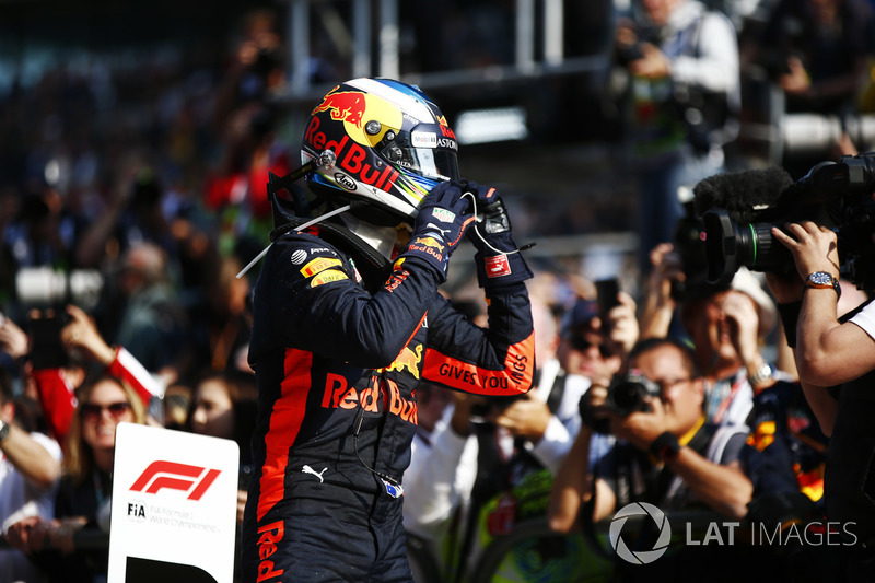 Il vincitore della gara Daniel Ricciardo, Red Bull Racing