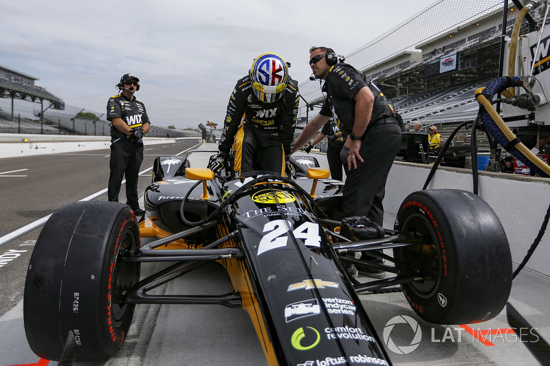 24: Sage Karam, Dreyer & Reinbold Racing Chevrolet, 225.823
