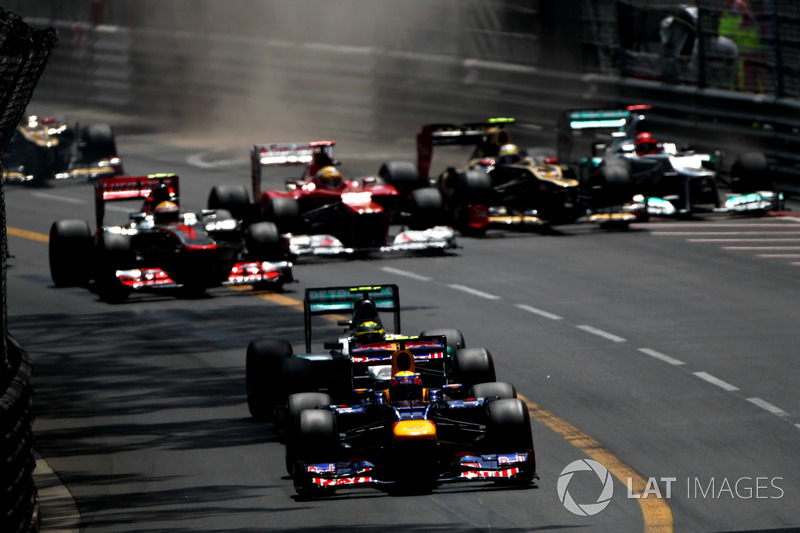 Mark Webber, Red Bull Racing RB8, leads Nico Rosberg, Mercedes F1 W03, Lewis Hamilton, McLaren MP4-2